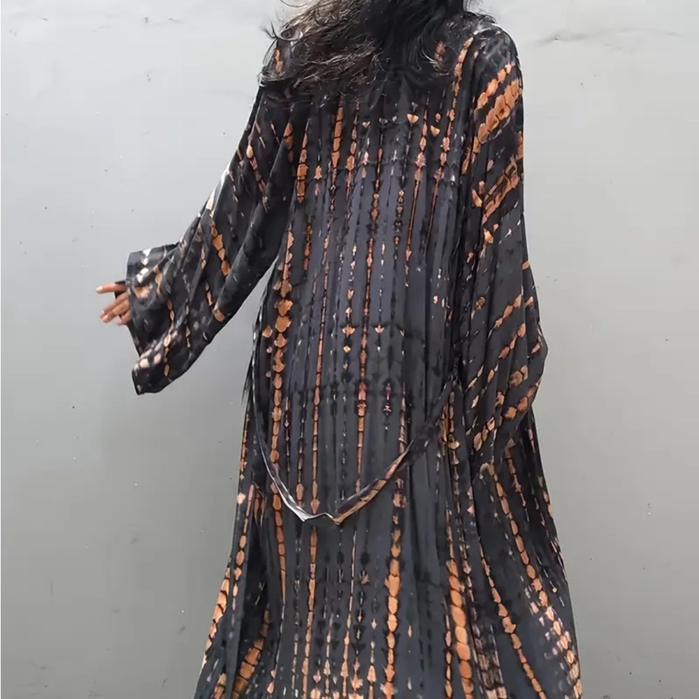 Chic kimono robe cover-up - Picture 2 of 5